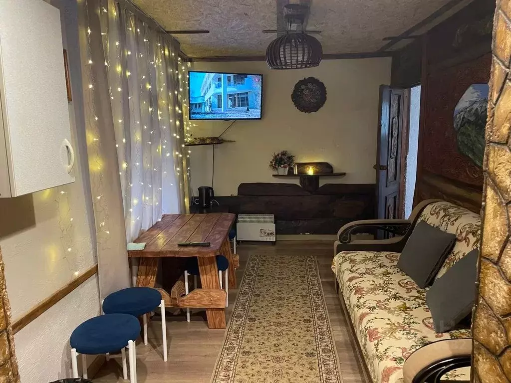 Дом в Кабардино-Балкария, Черекский район А-154, 29-й км (30 м) - Фото 1