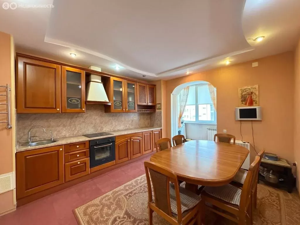 3-комнатная квартира: Нальчик, улица Тарчокова, 19 (140 м) - Фото 1