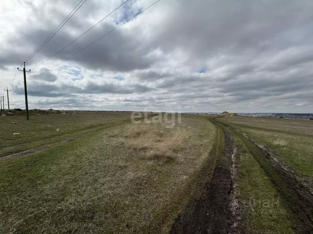 Участок в Крым, Симферопольский район, с. Трудовое ул. Шерфединова, 10 ... - Фото 0