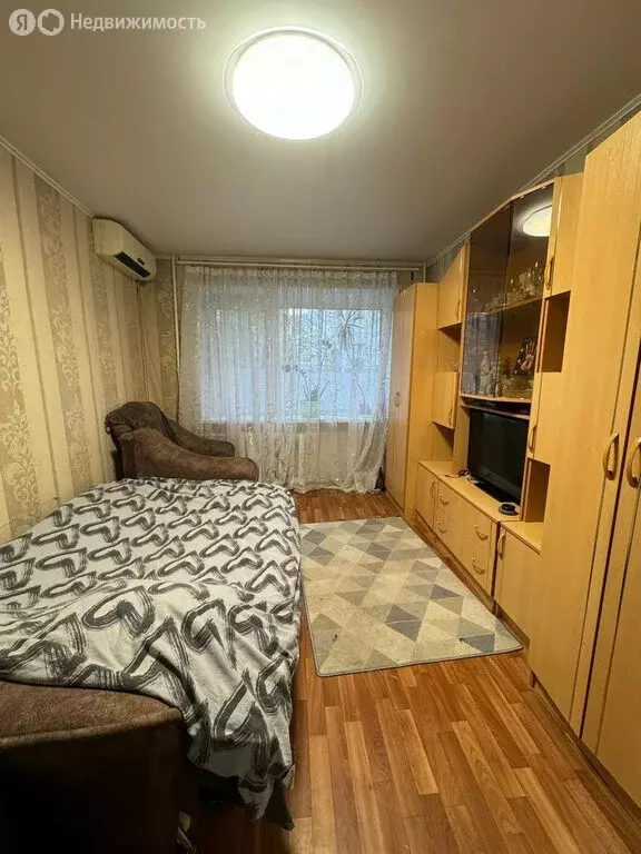 3-комнатная квартира: Саратов, улица имени Д.В. Емлютина, 44Б (54 м) - Фото 1
