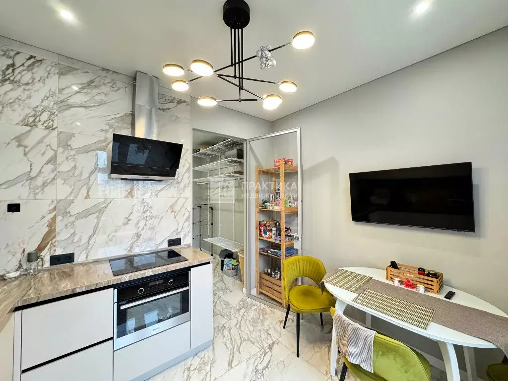 Продается 3-комнатная квартира - Фото 1