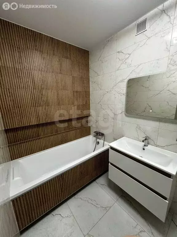 1-комнатная квартира: Калининград, улица Виктора Гакуна, 2 (39.3 м) - Фото 1