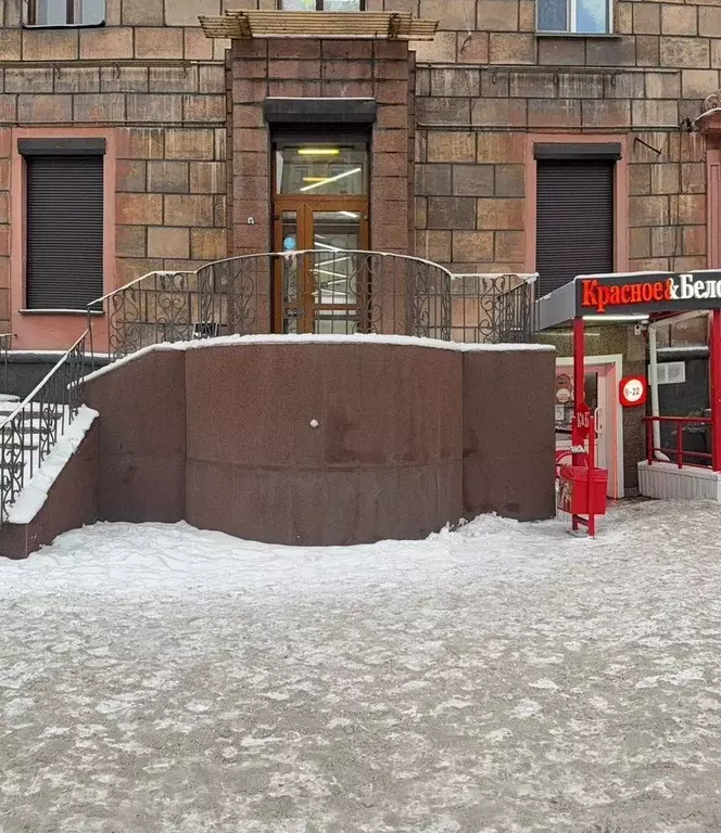 Торговая площадь в Кемеровская область, Новокузнецк просп. ... - Фото 1