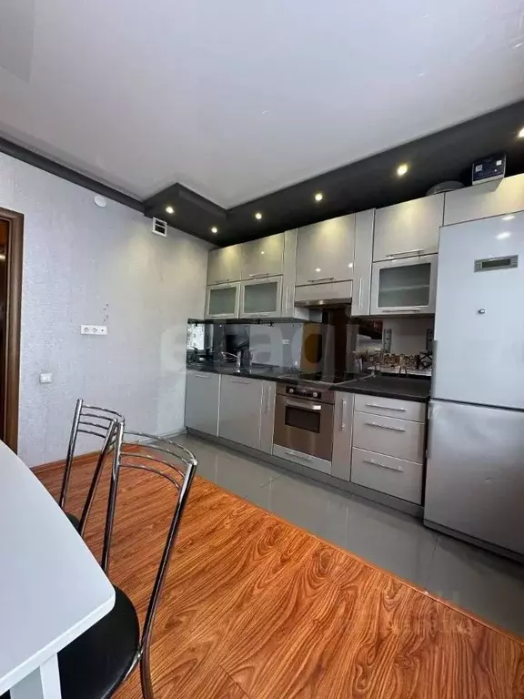 2-к кв. Челябинская область, Челябинск ул. Чайковского, 7б (72.8 м) - Фото 1