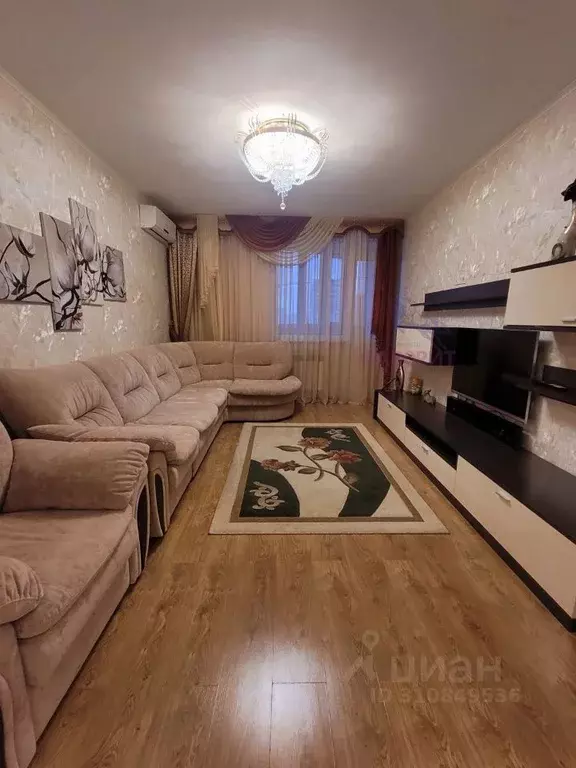 3-к кв. Оренбургская область, Оренбург Салмышская ул., 72 (87.0 м) - Фото 1