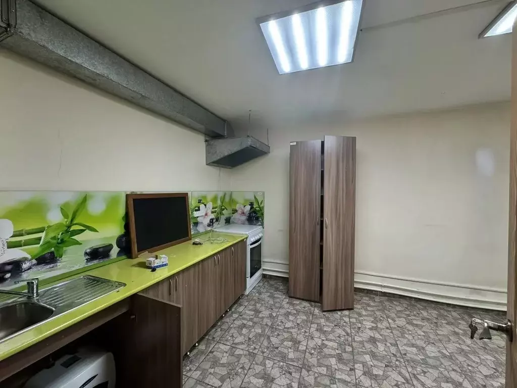 Помещение свободного назначения в Сахалинская область, Корсаков ... - Фото 2