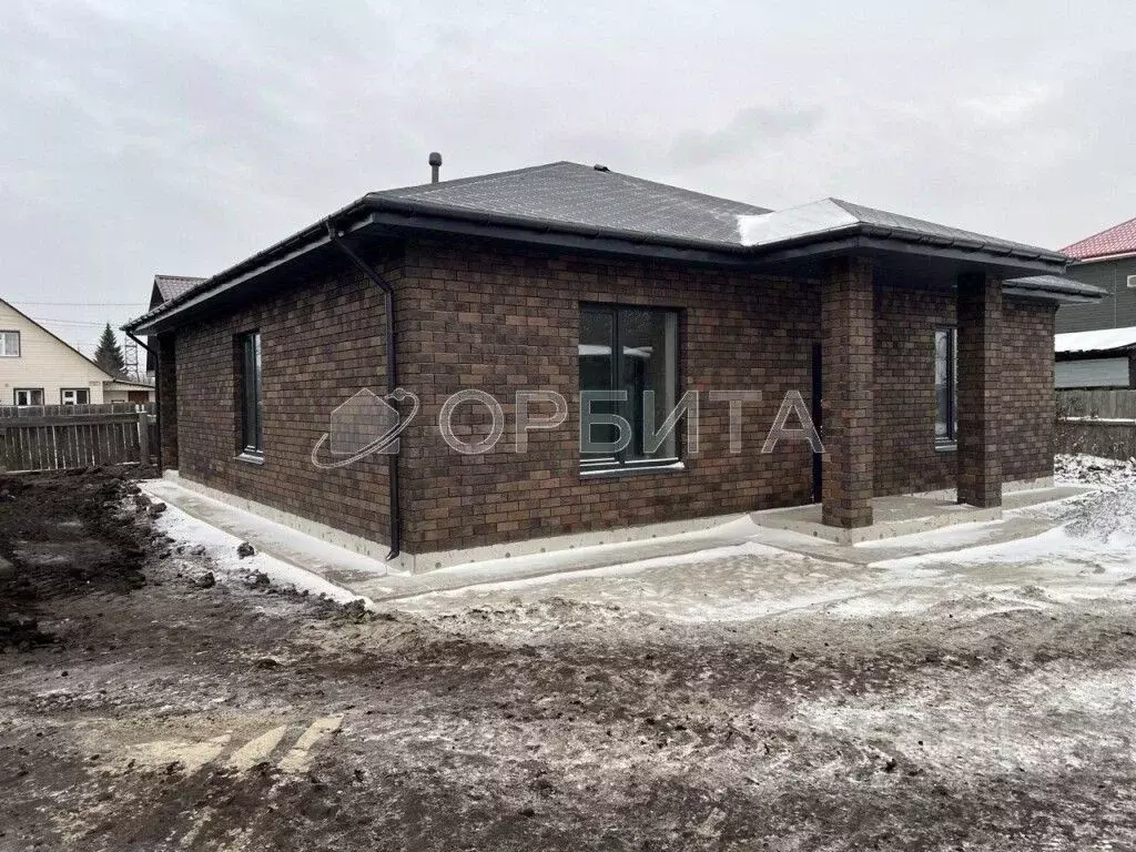 Дом в Тюменская область, Тюмень ул. 8-я Линейная (105 м) - Фото 1