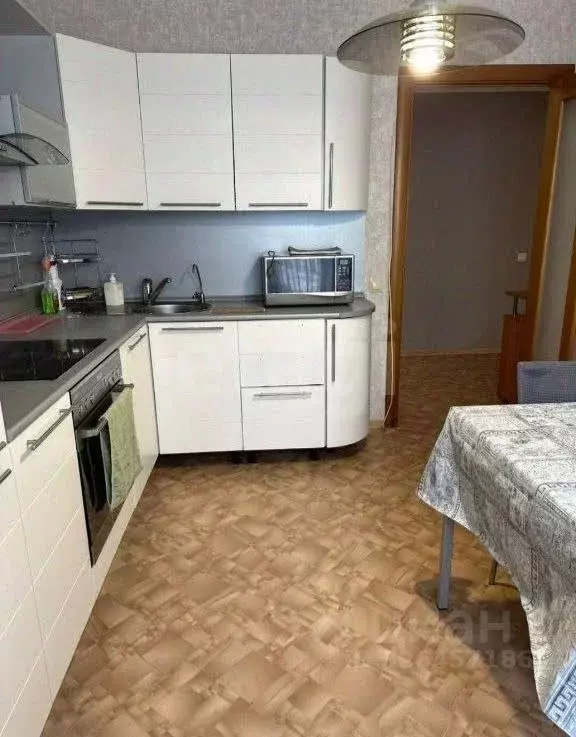 2-к кв. Сахалинская область, Южно-Сахалинск ул. Есенина, 12 (60.0 м) - Фото 1