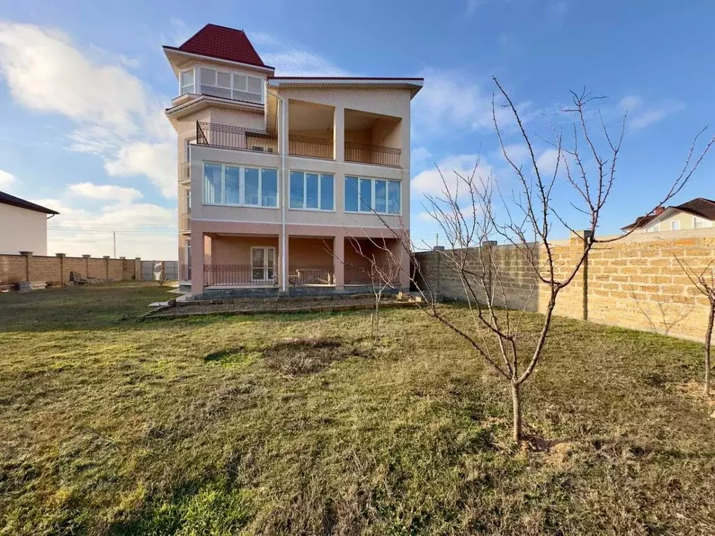 Дом в Крым, Евпатория городской округ, Заозерное пгт ул. Аллея Дружбы, ... - Фото 1