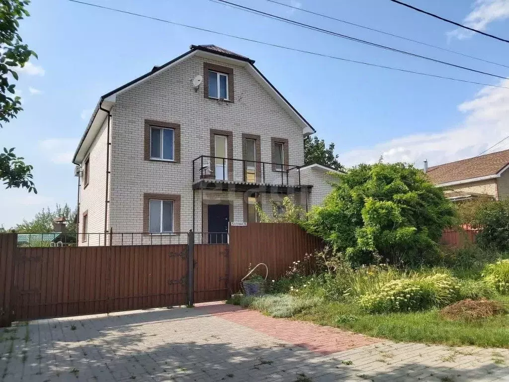 Дом в Белгородская область, Белгород пер. 5-й Лучевой, 16 (232 м) - Фото 1