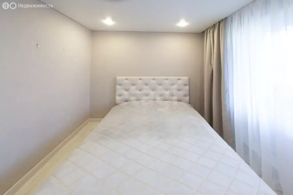 3-комнатная квартира: Альметьевск, проспект Изаила Зарипова, 5 (68 м) - Фото 1