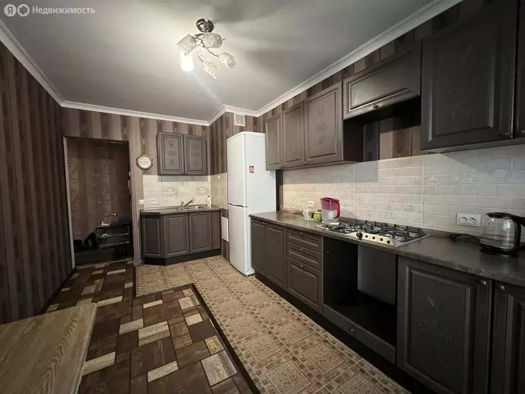 3-комнатная квартира: Брянск, улица Братьев Ткачёвых, 1 (76.4 м) - Фото 1