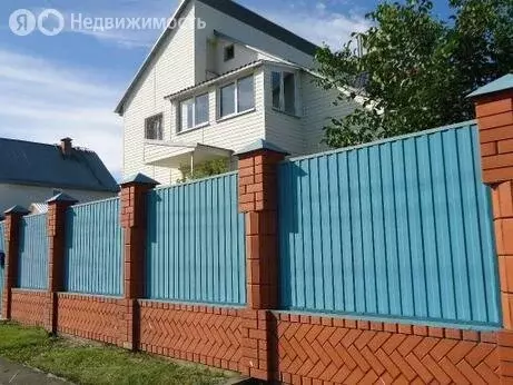 Дом в Губкин, Ромашковая улица (306 м) - Фото 1
