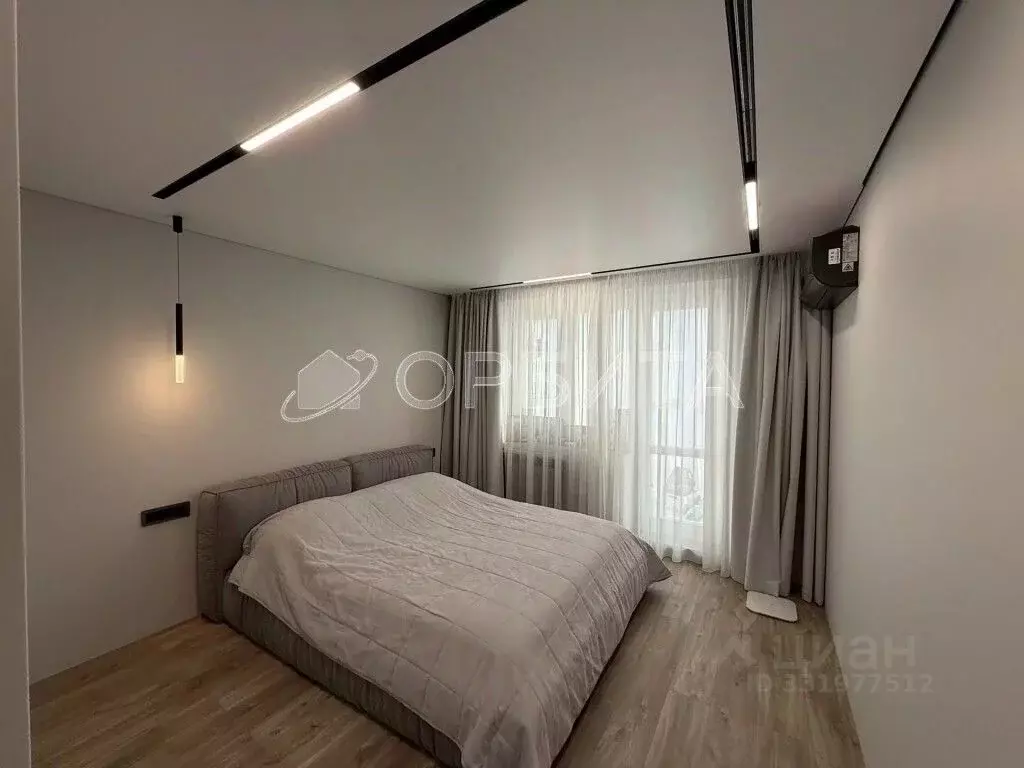 3-к кв. Тюменская область, Тюмень ул. Федюнинского, 54к2 (92.8 м) - Фото 1