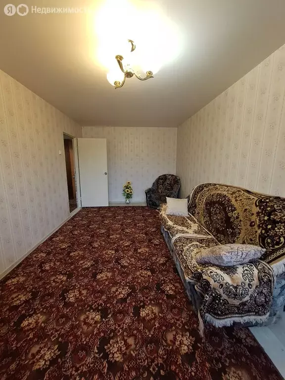 3-комнатная квартира: Киров, Ленинский район, улица Азина, 5 (63.6 м) - Фото 1
