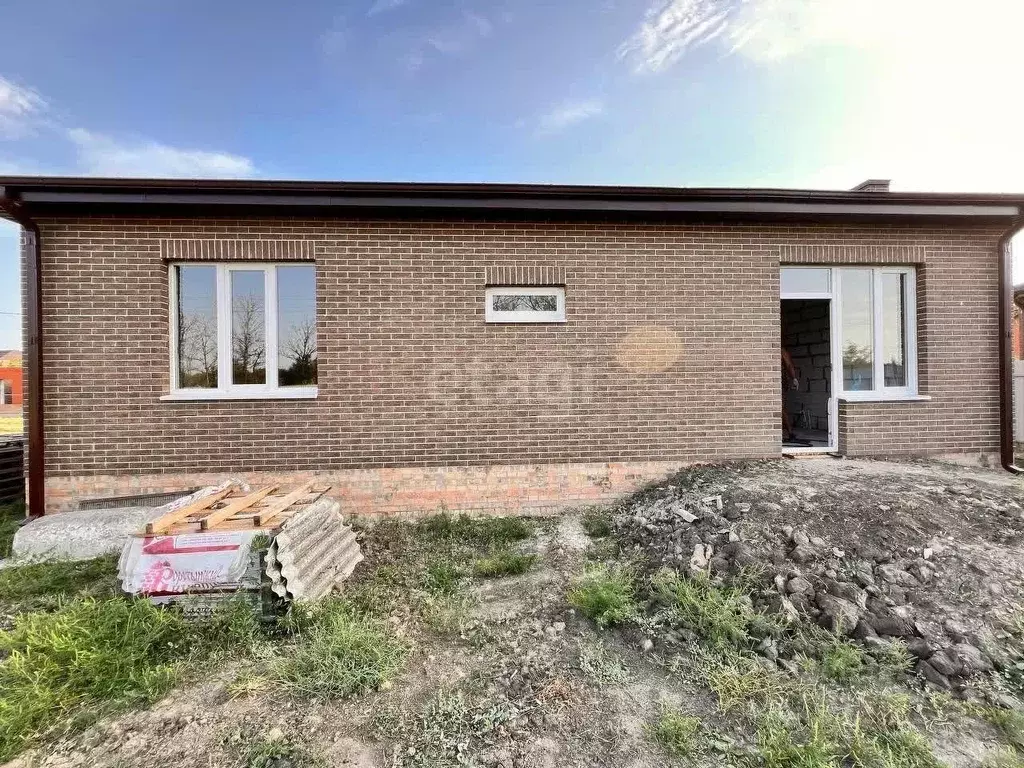 Дом в Ростовская область, Неклиновский район, Новобессергеневское ... - Фото 1