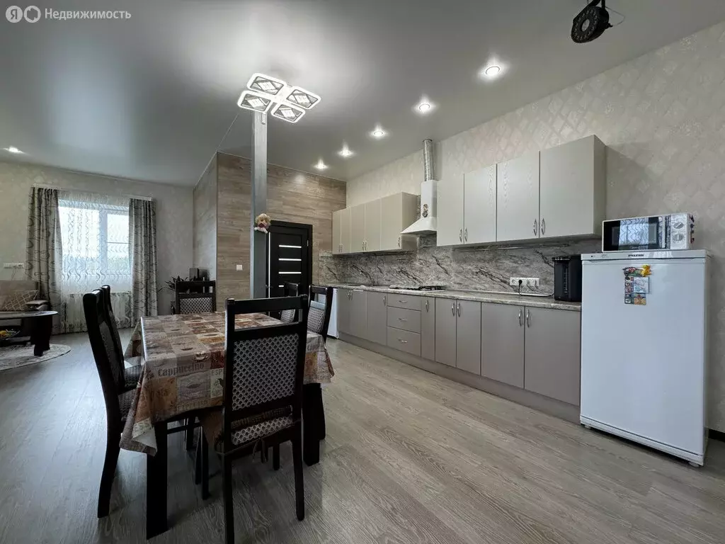 Дом в Вахруши, улица Ленина, 25 (220 м) - Фото 1