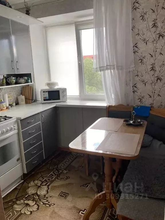 2-к кв. Белгородская область, Шебекино ул. 50 лет Октября, 6 (46.0 м) - Фото 1