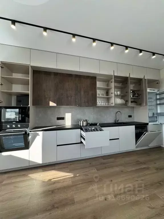 2-к кв. Ставропольский край, Кисловодск просп. Победы, 145 (80.0 м) - Фото 1