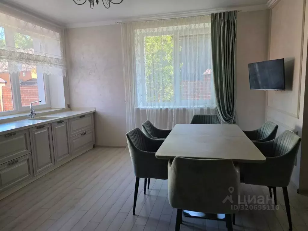 Дом в Татарстан, Казань ул. Аяза Гилязова, 28 (190 м) - Фото 1