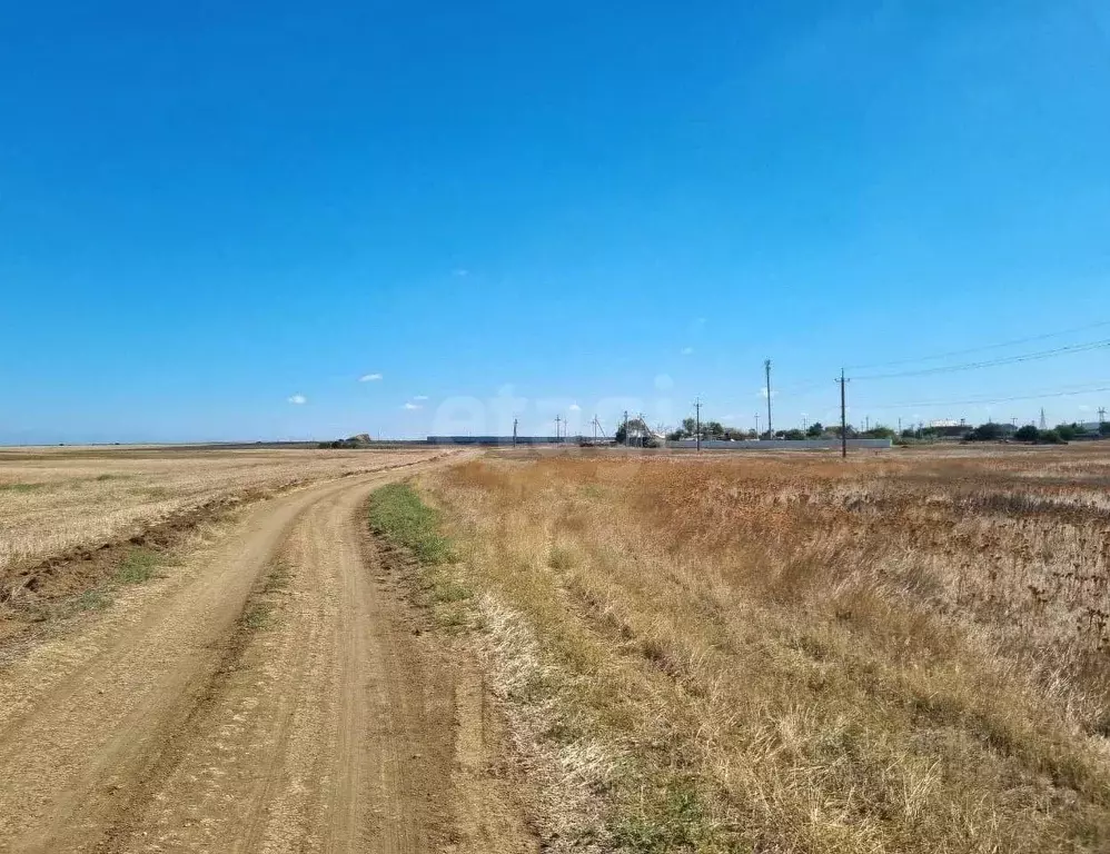 Участок в Крым, Ленинский район, Заветненское с/пос, с. Яковенково ул. ... - Фото 1