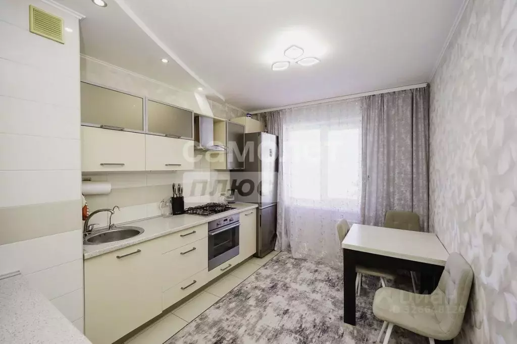 3-к кв. Омская область, Омск 6-й мкр, бул. Зеленый, 8 (63.4 м) - Фото 0