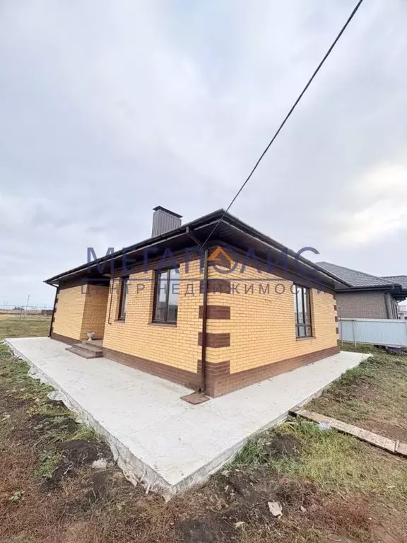 Дом в Саратовская область, Балаковский район, с. Натальино ул. Мира, ... - Фото 1