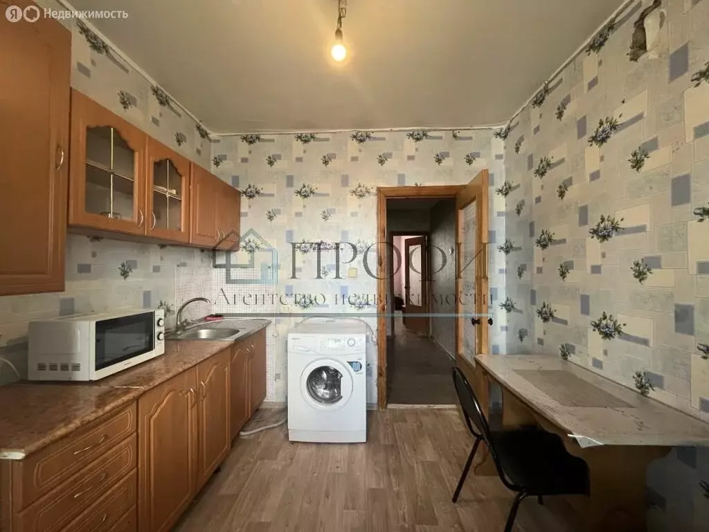 2-комнатная квартира: Новый Оскол, Дорожная улица, 3Б (50 м) - Фото 0