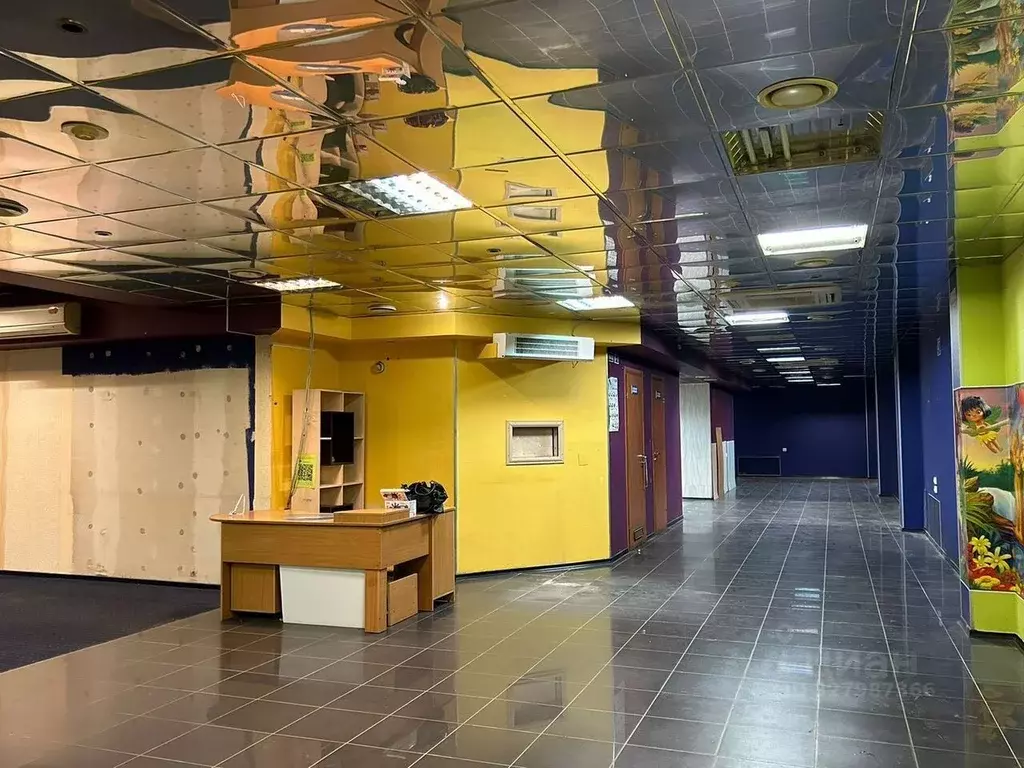 Торговая площадь в Санкт-Петербург Купчинская ул., 15К1 (300 м) - Фото 2