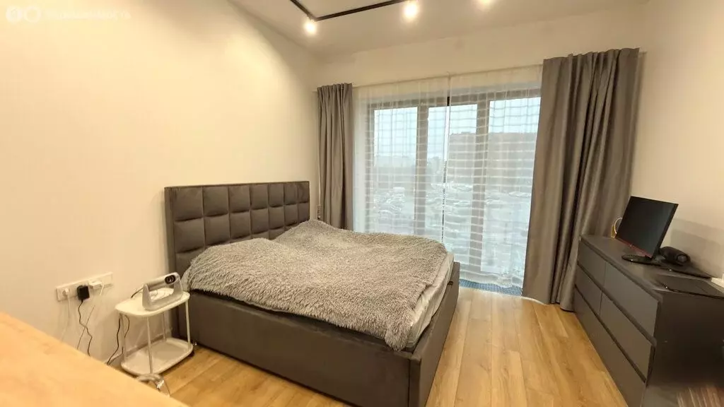 Квартира-студия: Санкт-Петербург, набережная Макарова, 58 (29.5 м) - Фото 1