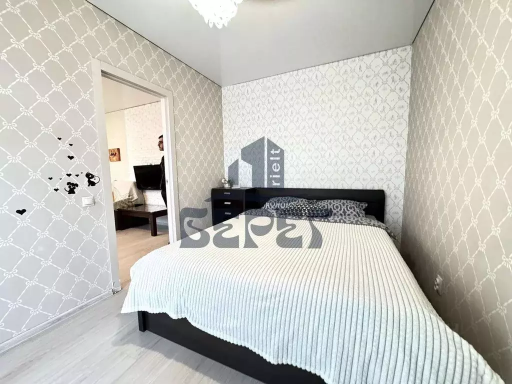 1-к кв. Татарстан, Казань ул. Азата Аббасова, 13 (40.0 м) - Фото 0