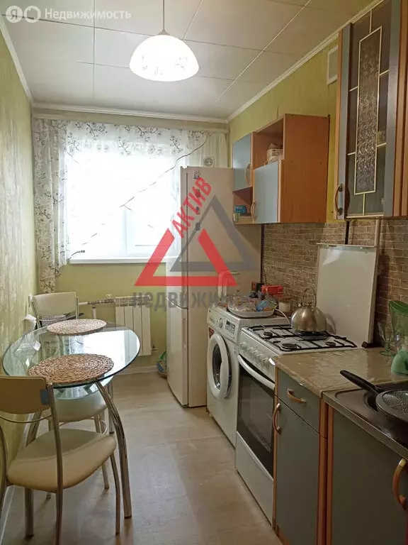 4-комнатная квартира: Каменск-Уральский, улица Прокопьева, 5 (63.3 м) - Фото 0