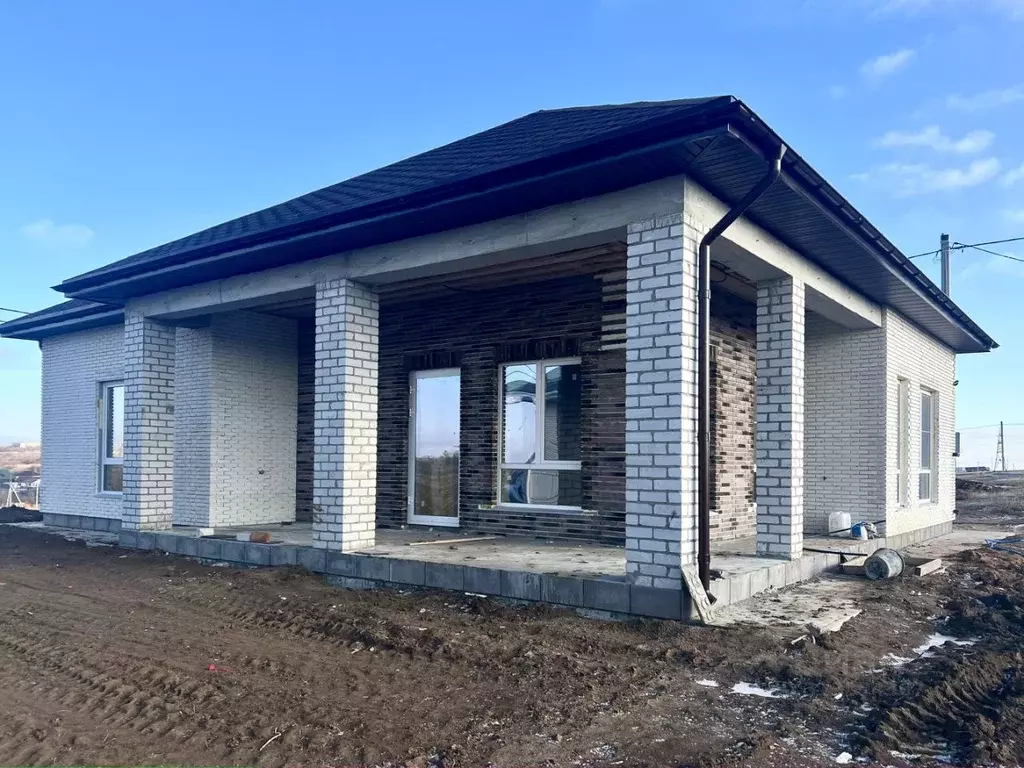 Дом в Волгоградская область, Городищенский район, Орловское с/пос, с. ... - Фото 1
