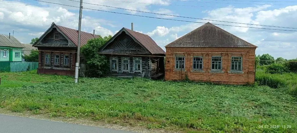 Дом в Мордовия, Дубенский район, с. Чеберчино ул. Манина (20 м) - Фото 1