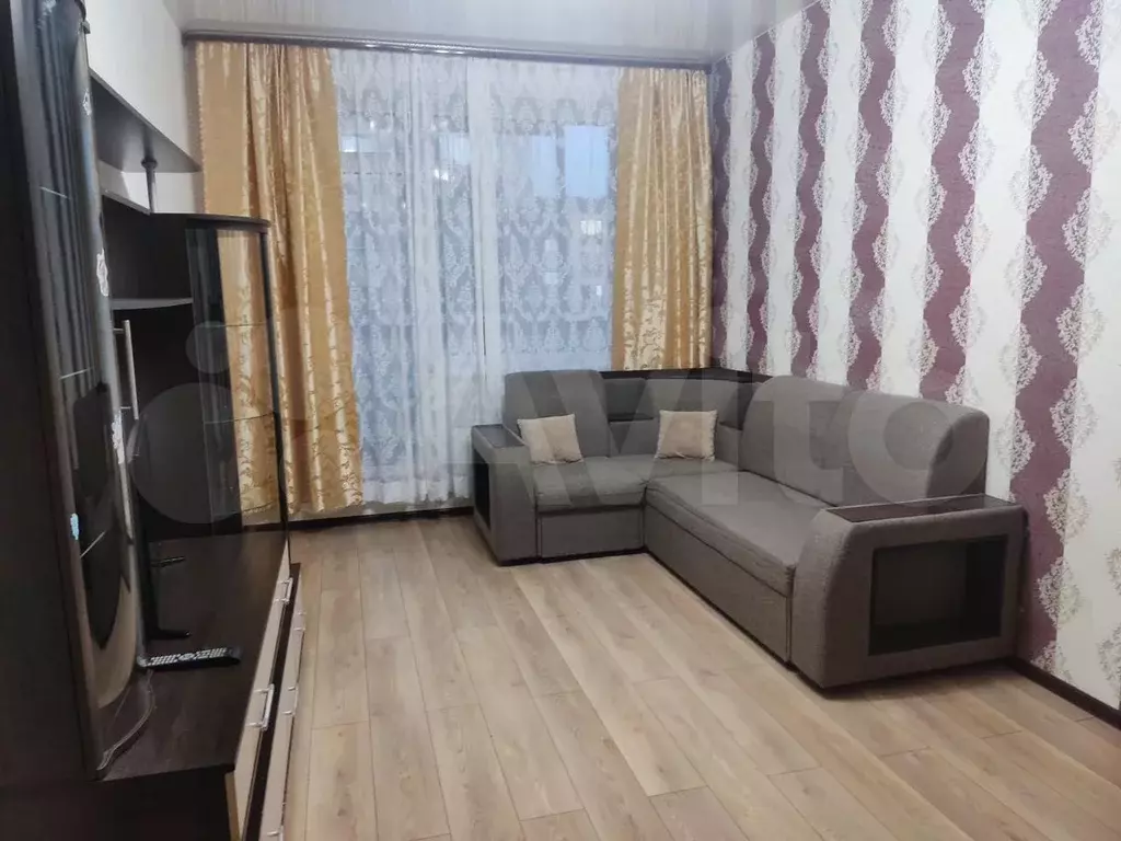 1-к. квартира, 42 м, 2/4 эт. - Фото 1