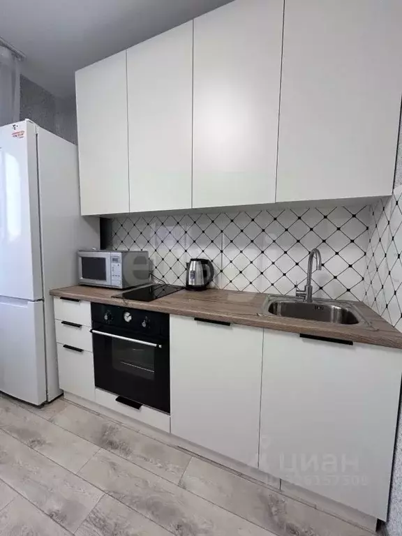 1-к кв. Омская область, Омск Заозерный мкр, ул. Сергея Тюленина, 4 ... - Фото 1