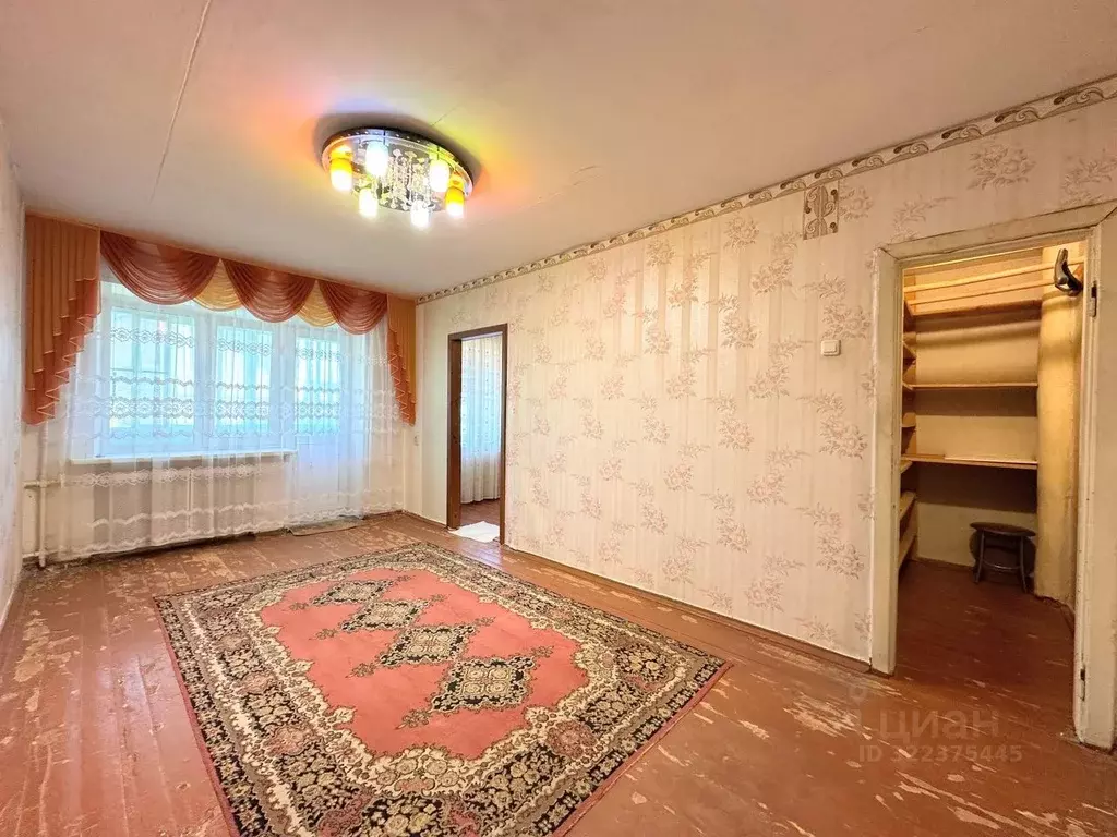 2-к кв. Псковская область, Псков Октябрьский просп., 33А (41.6 м) - Фото 1