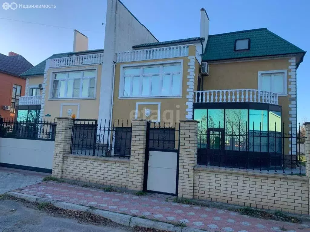 Дом в Астрахань, улица Адмирала Угрюмова (355.6 м) - Фото 0