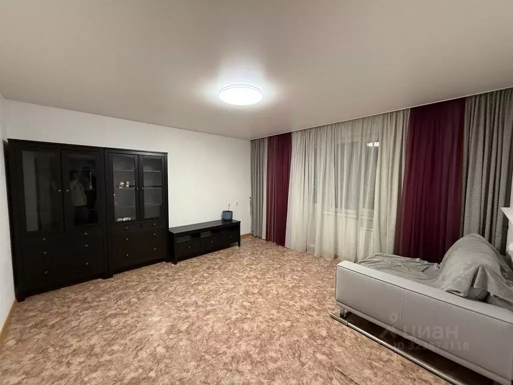 3-к кв. Красноярский край, Красноярск Караульная ул., 44 (69.7 м) - Фото 1