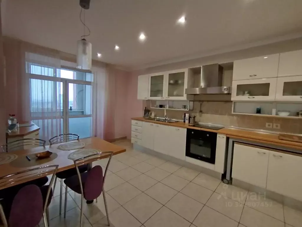 3-к кв. Башкортостан, Уфа Коммунистическая ул., 19/1 (187.0 м) - Фото 1