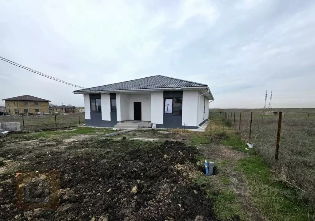 Дом в Крым, Симферопольский район, с. Мирное ул. Руслана Казакова, 42 ... - Фото 1