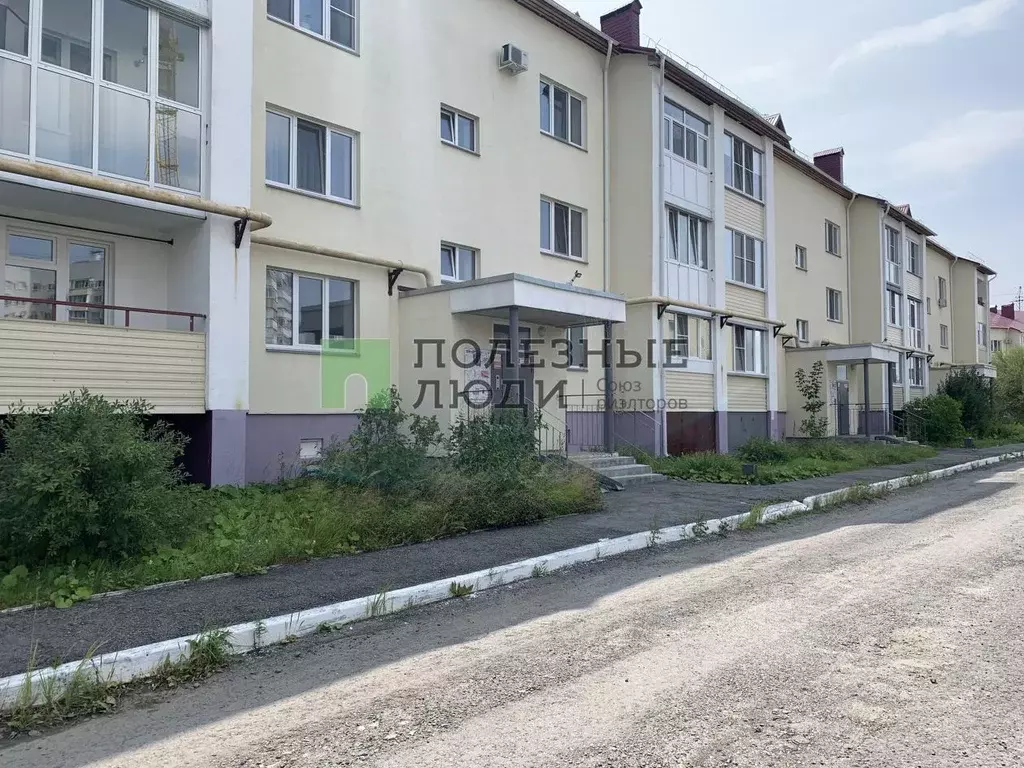 3-к кв. Курганская область, Курган Заозерный жилрайон, 6А мкр, 15к4 ... - Фото 1