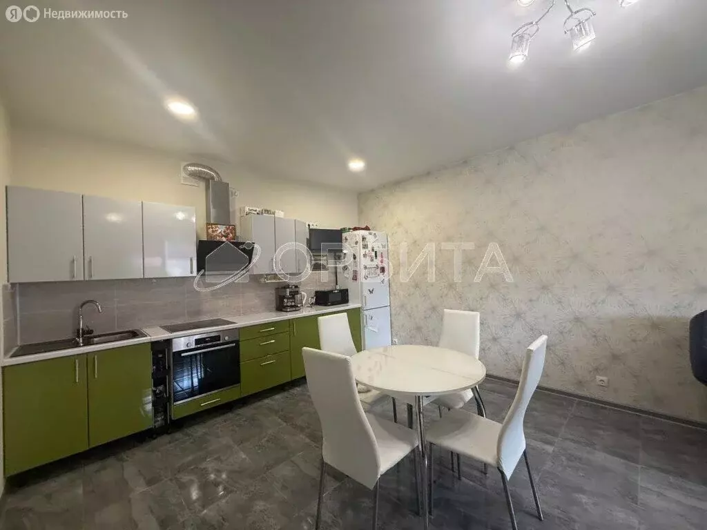 3-комнатная квартира: Тюмень, улица Бориса Быстрых, 4 (83 м) - Фото 0