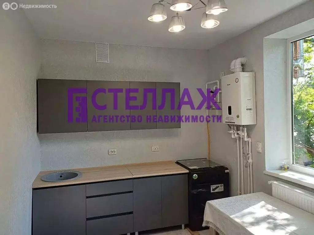 2-комнатная квартира: Феодосия, улица Челнокова, 55 (57.5 м) - Фото 0
