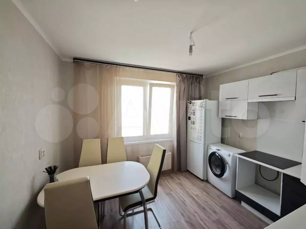 1-к. квартира, 40 м, 9/16 эт. - Фото 1