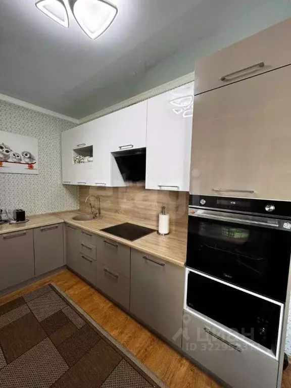 2-к кв. Белгородская область, Белгород ул. Есенина, 8 (67.9 м) - Фото 1