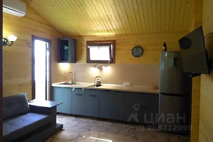 Дом в Крым, Ялта городской округ, Отрадное пгт ул. Янтарная, 24 (30 м) - Фото 1