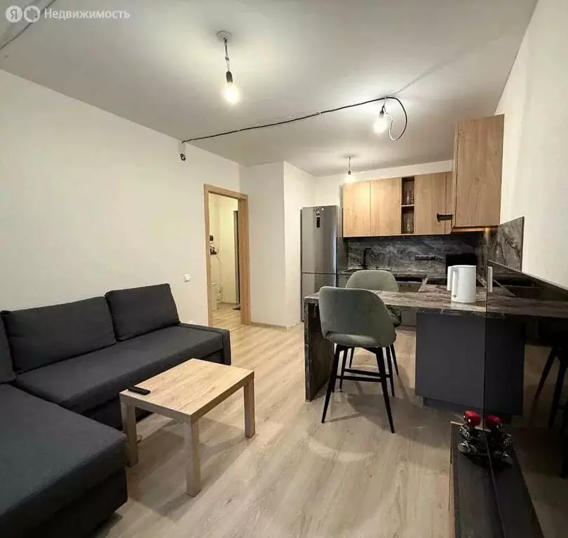 3-комнатная квартира: Екатеринбург, улица Евгения Савкова, 46 (55.5 м) - Фото 0