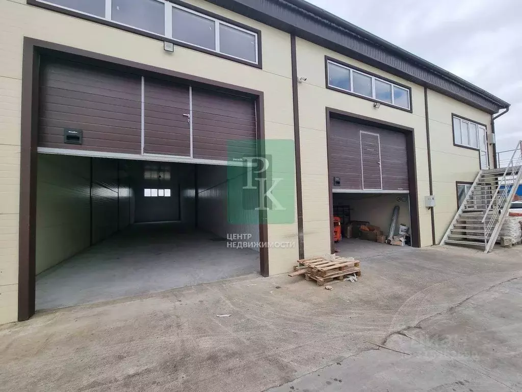 Торговая площадь в Севастополь ш. Камышовое, 25 (180 м) - Фото 1