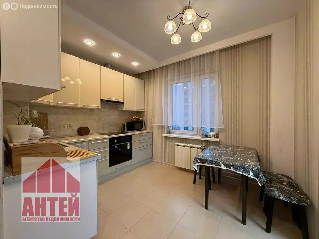 3-комнатная квартира: Нижний Новгород, улица Родионова, 29 (82.4 м) - Фото 1
